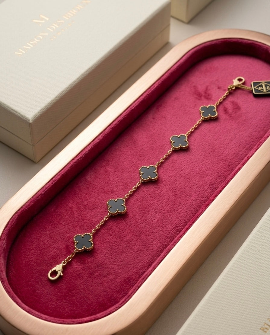 Black Onyx-Style Clover Bracelet – Gold-Toned Five-Motif Luxury Hand Chain