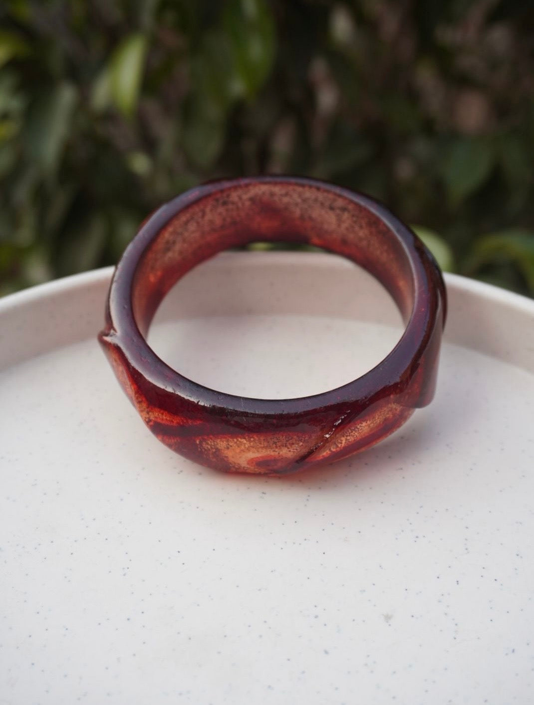 Amber Fire Swirl Bangle – Deep Red Resin-Style Statement Bracelet with Golden Shimmer