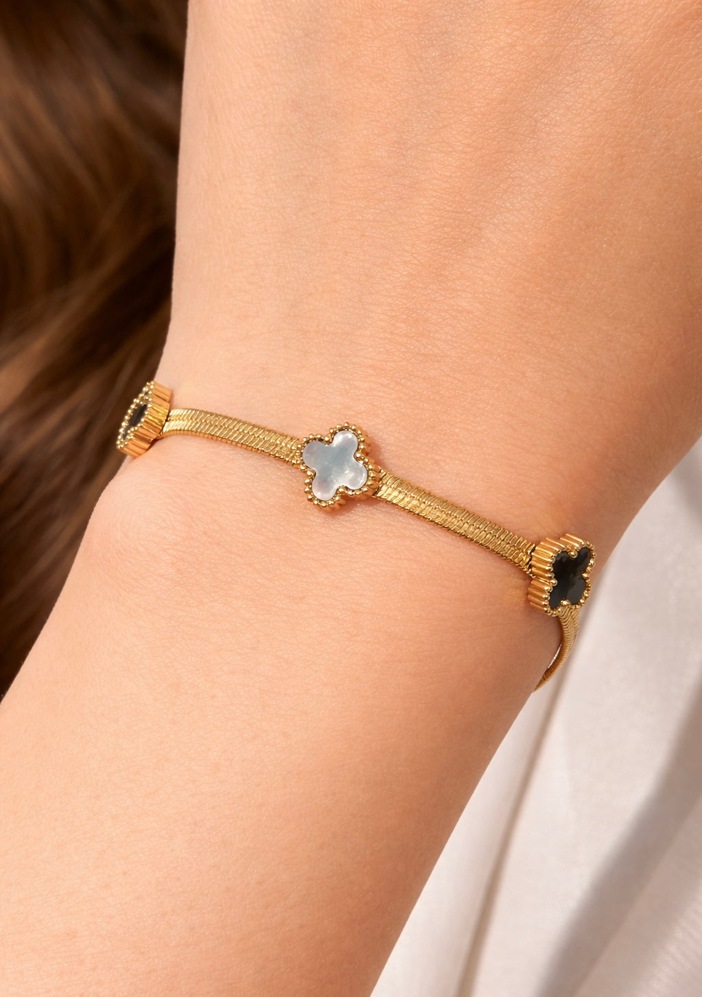 Clover Charm Herringbone Bracelet | Black Onyx Style Station Chain