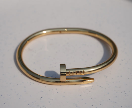 Classic Gold Nail Design Bracelet