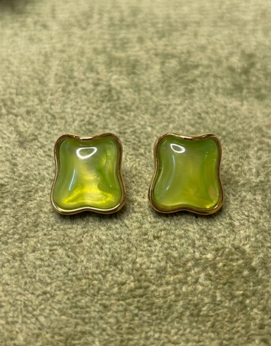 Chartreuse Marble Clover Studs – Gold-Trimmed Earrings