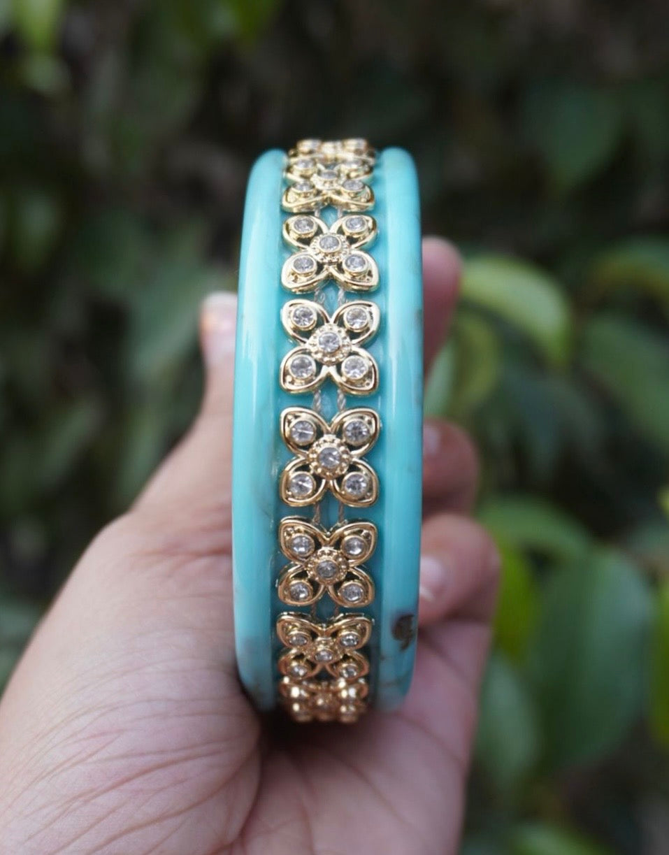 Turquoise Sky Floral Bangle – Gold-Plated Blossom Inlay Statement Bracelet