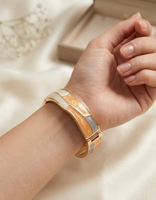 Art Deco Marbled Enamel Bracelet – Sculptural Gold-Toned Hinged Statement Cuff