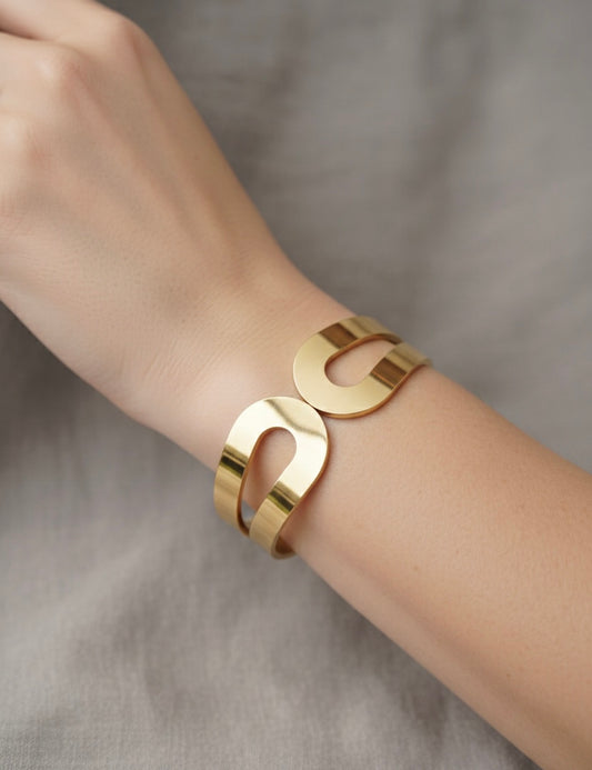 Geometric Loop Gold Cuff – Minimalist Architectural Statement Bracelet