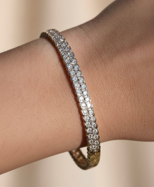 Two-Tone Textured Bangle – Gold & Silver Mixed-Metal Intricate Band