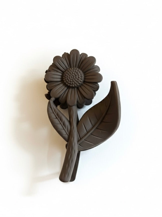 Trendy Matte Daisy Flower Hair Clutcher