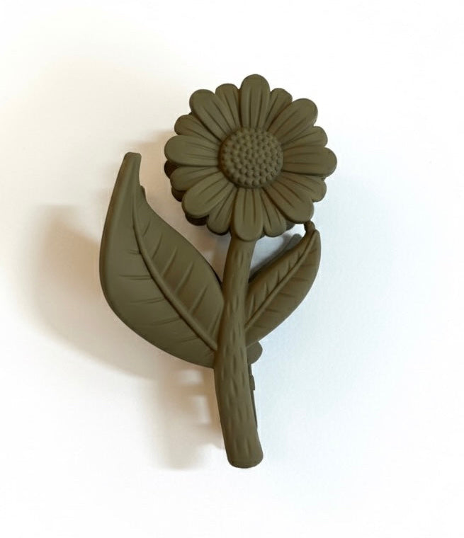 Trendy Matte Daisy Flower Hair Clutcher