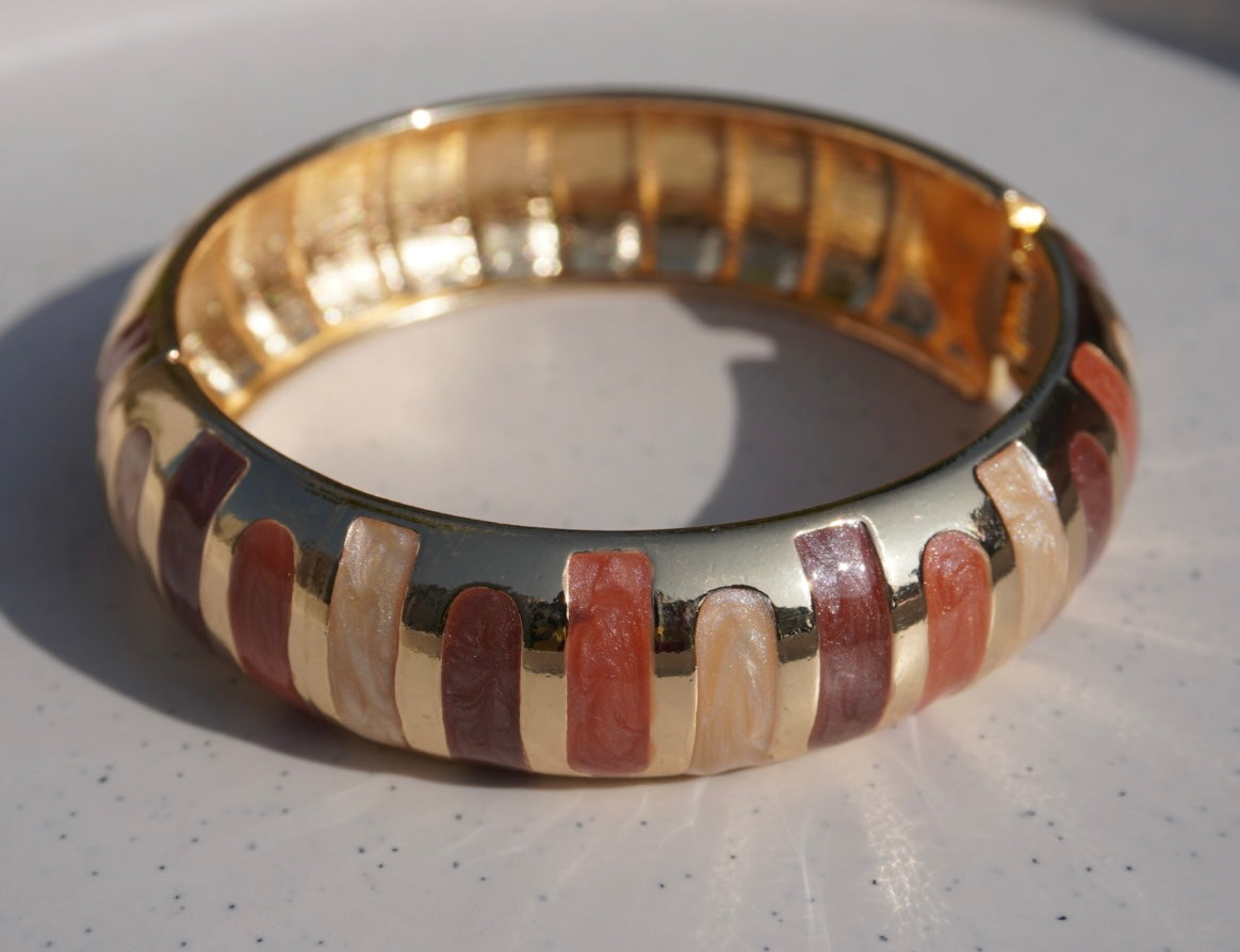 Vintage-Style Enamel Inlay Bangle – Multi-Tone Earthy Striped Gold Cuff