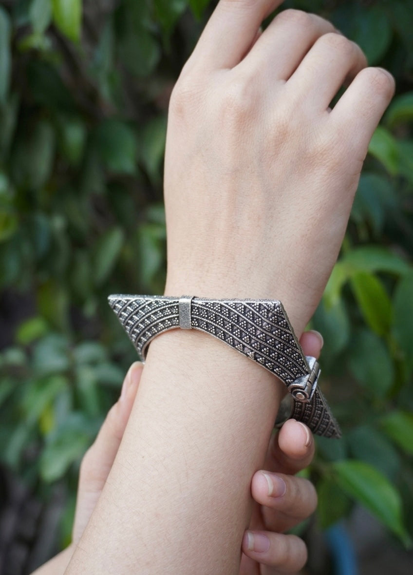 Tribal Geometric Kada – Triangular Oxidized Silver Bangle with Textured Beadwork