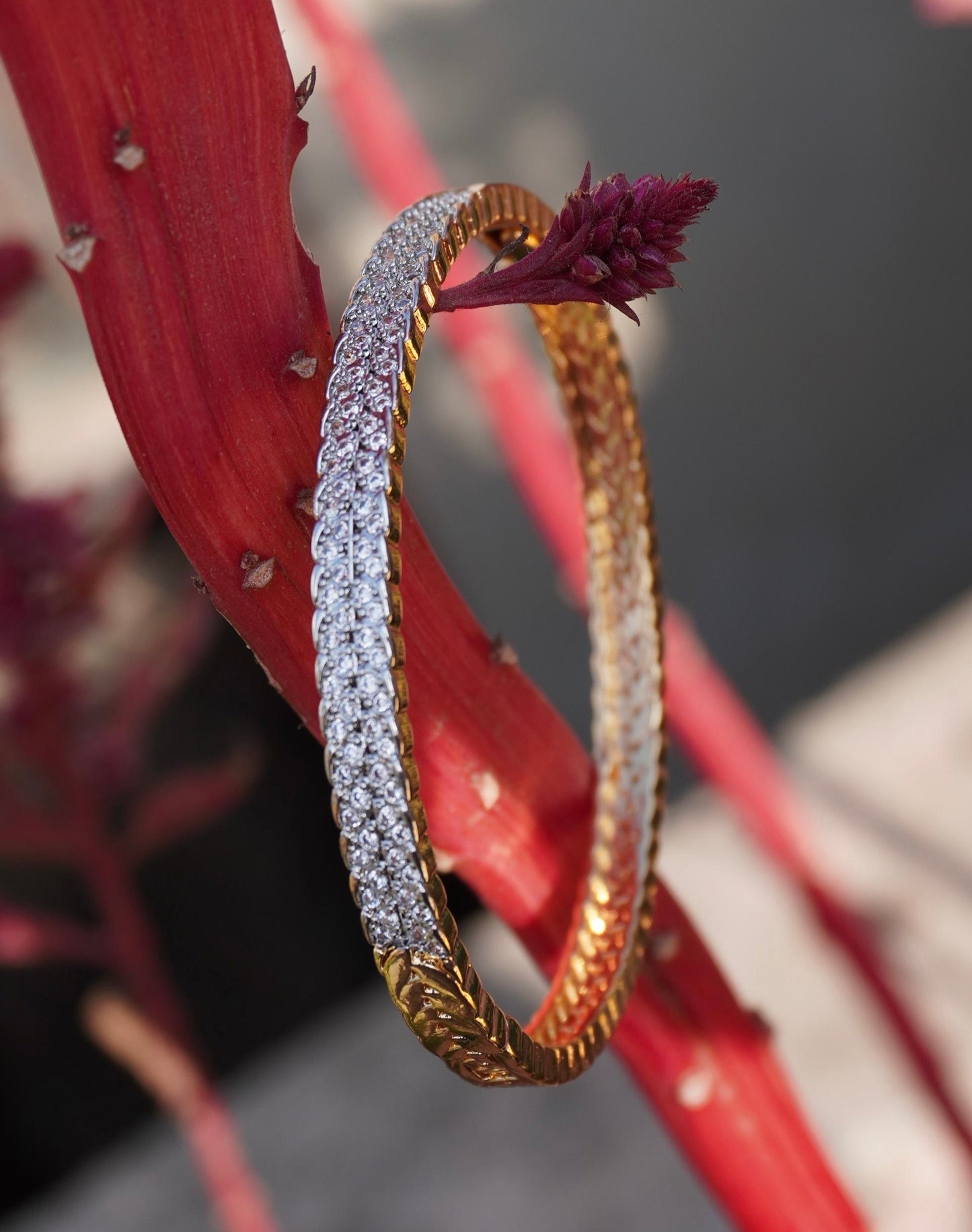 Two-Tone Textured Bangle – Gold & Silver Mixed-Metal Intricate Band