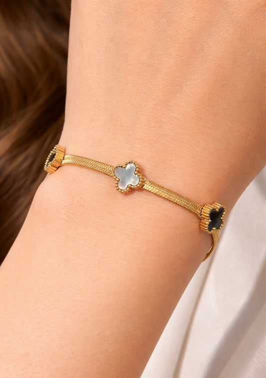 Clover Charm Herringbone Bracelet | Black Onyx Style Station Chain