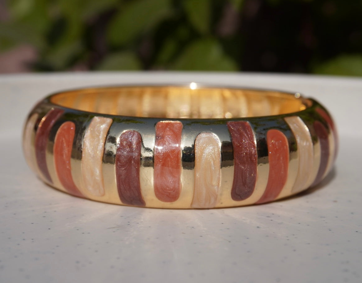Vintage-Style Enamel Inlay Bangle – Multi-Tone Earthy Striped Gold Cuff