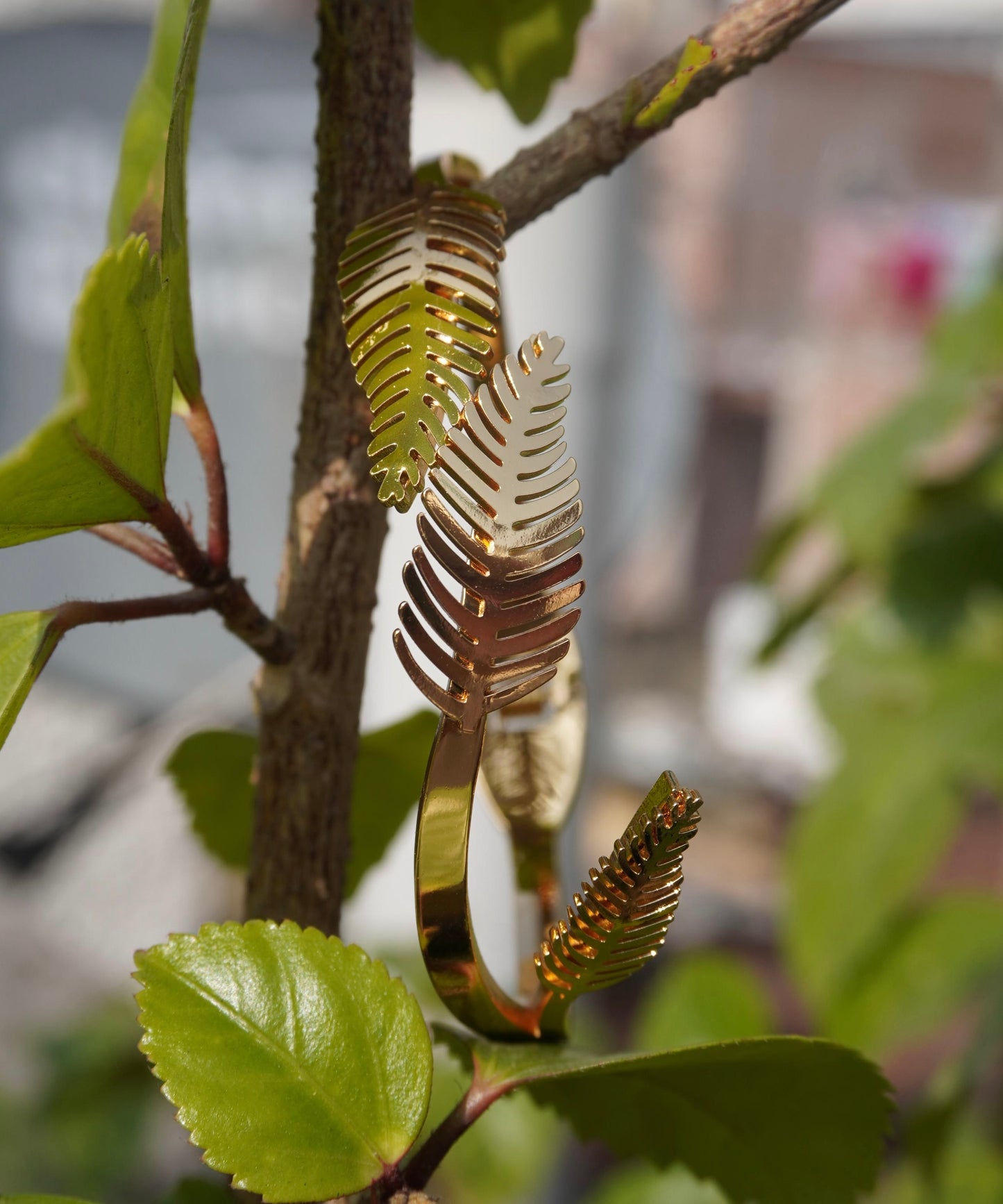 Golden Fern Leaf Bypass Bangle – Elegant Open-Work Leaf Bracelet