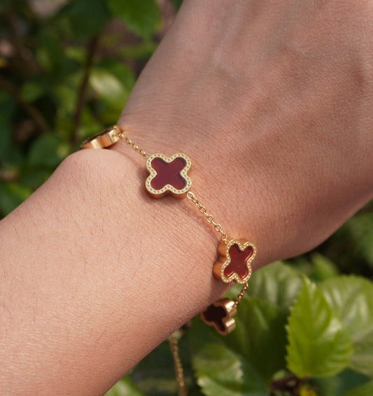 Red Pearl Clover Chain Bracelet - Gold-Tone Finish
