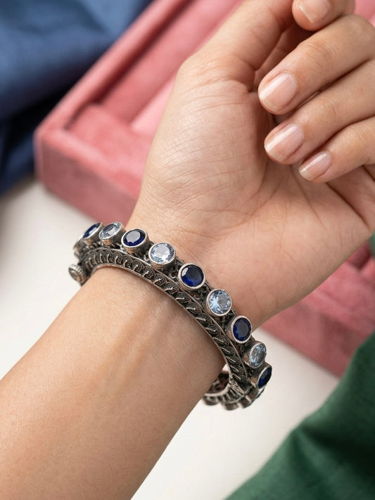 Antique Oxidized Silver Gokhru Bangle – Handcrafted Filigree Kada with Faceted Onyx-Toned Stones