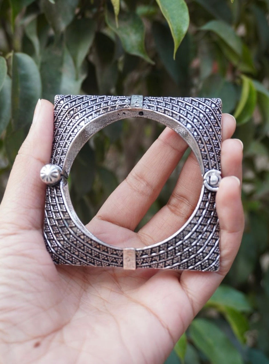 Tribal Geometric Kada – Triangular Oxidized Silver Bangle with Textured Beadwork