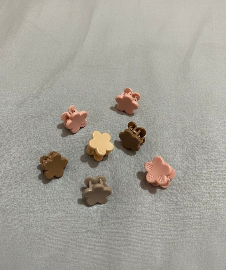 Mini Flower Hair Claw Clips – Set of 7 (Pastel Shades)