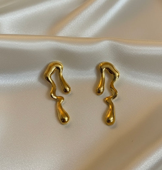 Sculptural Wave Earring