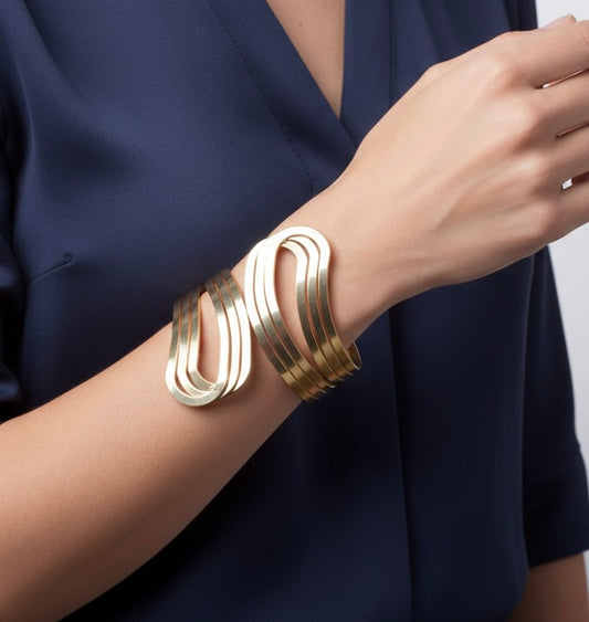 Layered Gold Statement Bangle – Bold Intertwined Design
