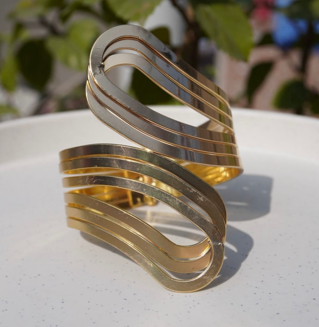 Layered Gold Statement Bangle – Bold Intertwined Design