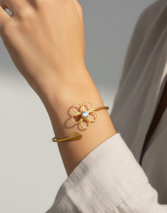 Women’s Gold Flower Open Bangle Bracelet – Delicate Petal Design Jewelry