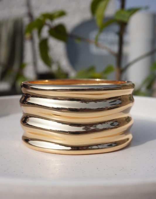 Vintage-Inspired Bold Golden Ribbed Statement Cuff