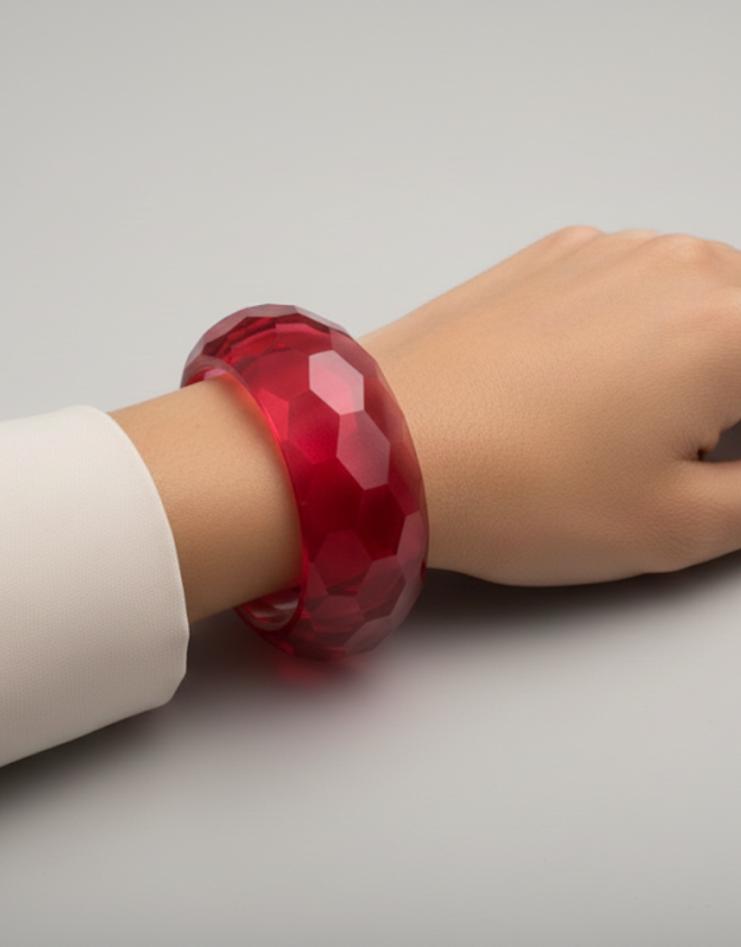 Emerald Faceted Resin Bangle – Bold Geometric Statement Bracelet