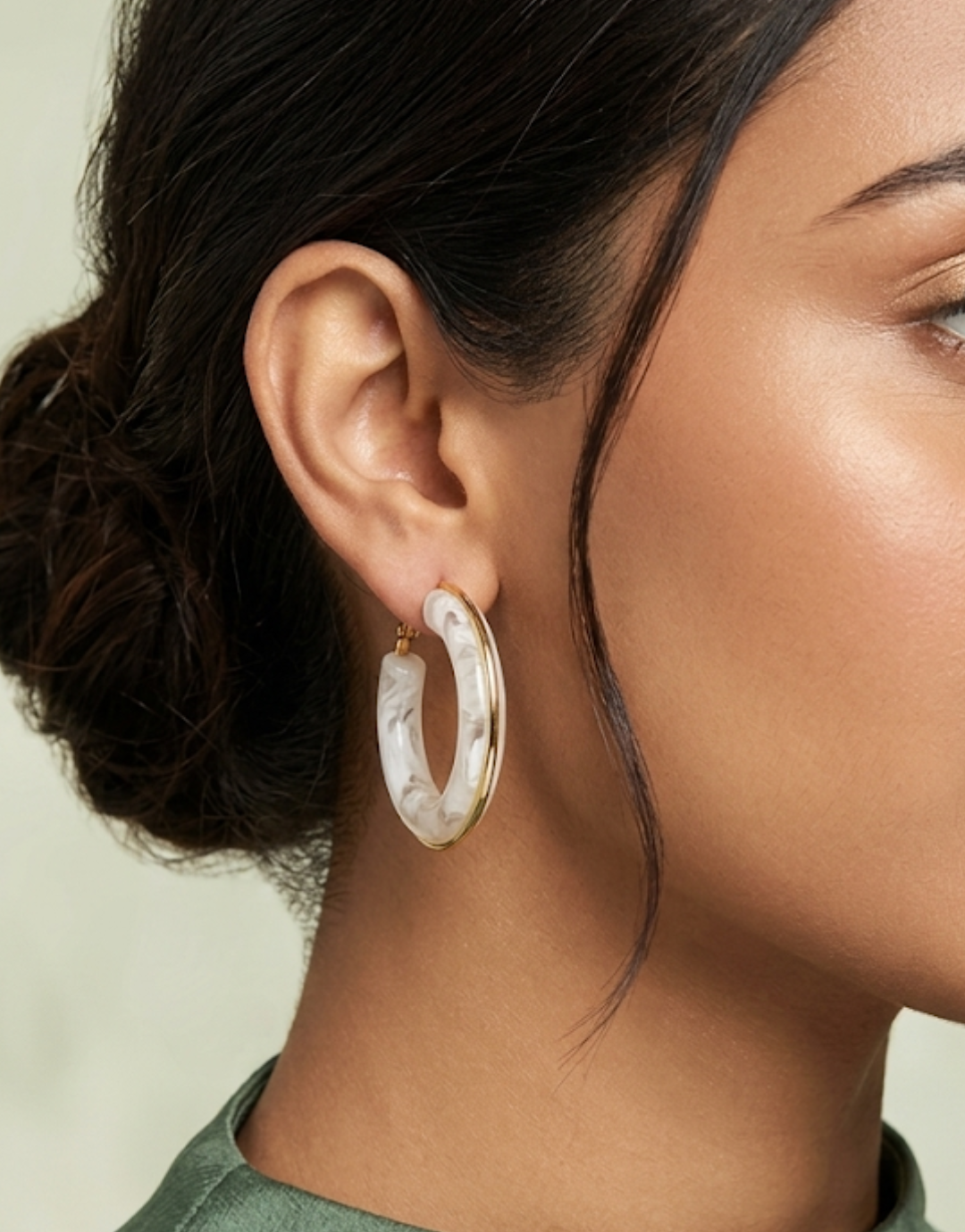 Elegant Resin & Gold Hoop Earrings