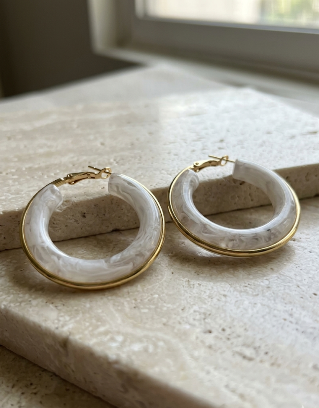 Elegant Resin & Gold Hoop Earrings