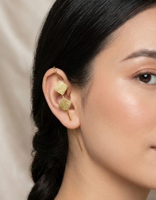 Golden Textured Diamond Pin Ear Cuff