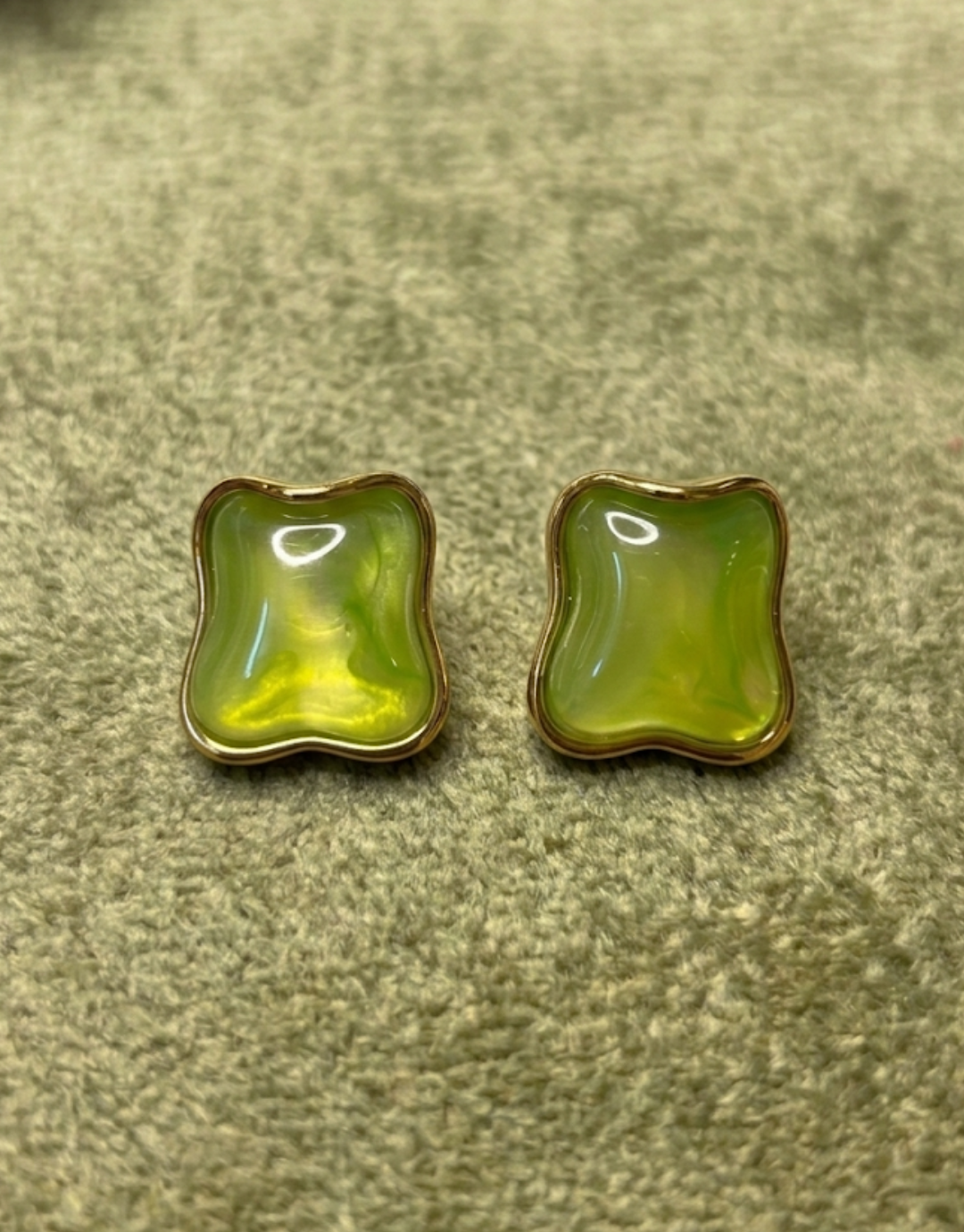 Chartreuse Marble Clover Studs – Gold-Trimmed Earrings