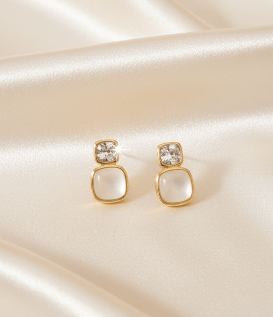 Small pearl drop earring