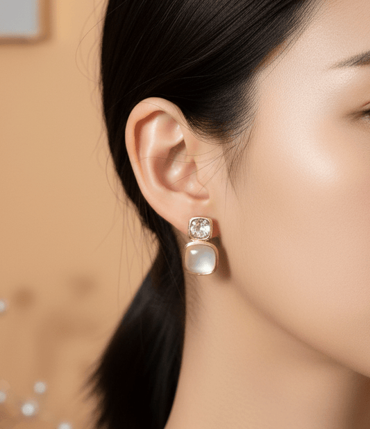 Small pearl drop earring